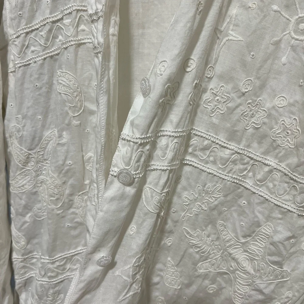 Elegant White Button Down Shirt - Picture 5 of 8